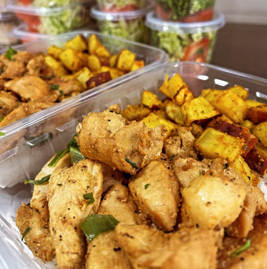 Marmitas do Armazém Senna com frango e batata-doce